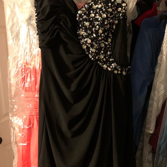 Homecoming dress - Picture 2 of 3